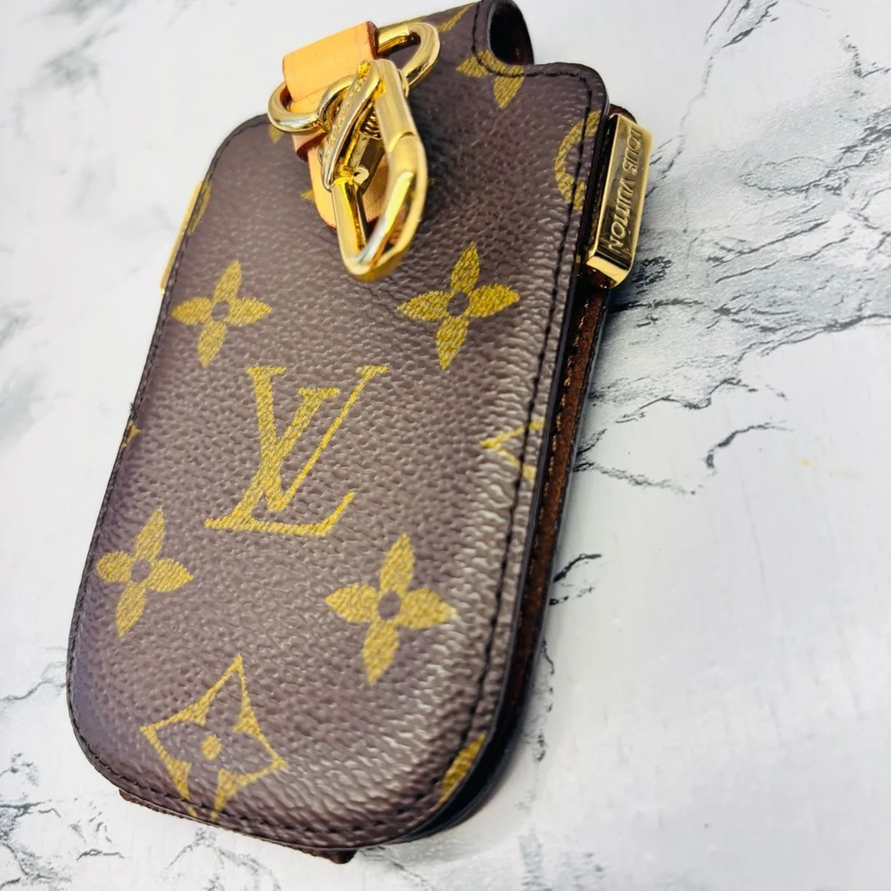 Louis Vuitton Monogram Brown Etui Telephone case Vintage Excellent Condition